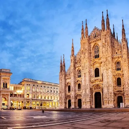 Bilocale Con Wifi In Palazzo Storico, A 5 Minuti Dal Duomo Zona San Babila - Tribunale Mediolan