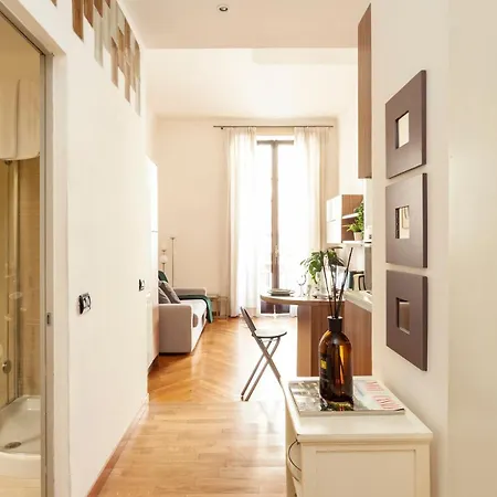 Bilocale Con Wifi In Palazzo Storico, A 5 Minuti Dal Duomo Zona San Babila - Tribunale Mediolan