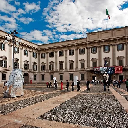 Bilocale Con Wifi In Palazzo Storico, A 5 Minuti Dal Duomo Zona San Babila - Tribunale * Mediolan